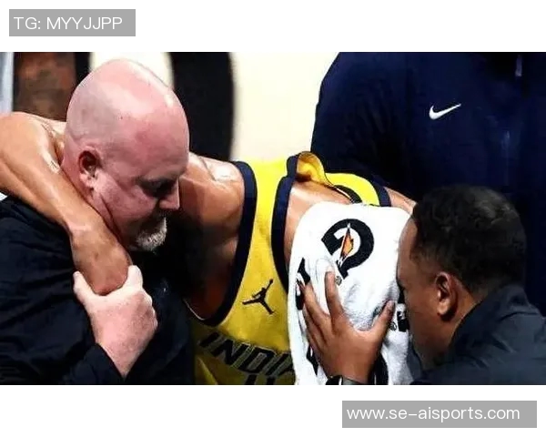 哈利伯顿痛苦倒地，步行者全队将其围住——一场篮球场上的热血瞬间