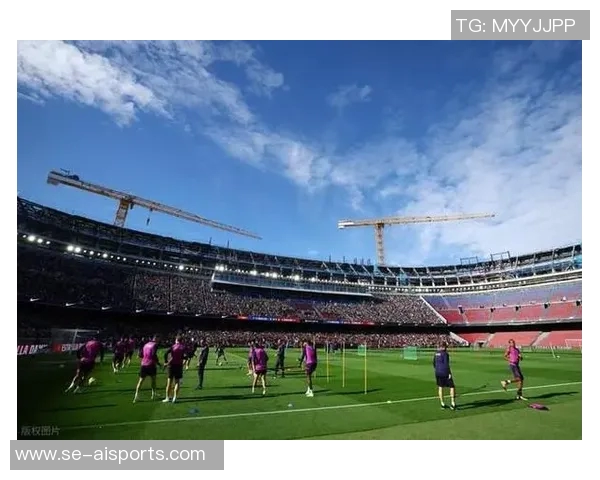 多方消息:萨利巴没有被拍到随队前往维拉公园球场 多方消息:萨利巴没有被拍到随队前往维拉公园球场